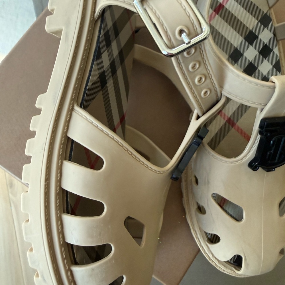 Burberry Kids Tan Logo Clog Sandals - Picture 10 of 12